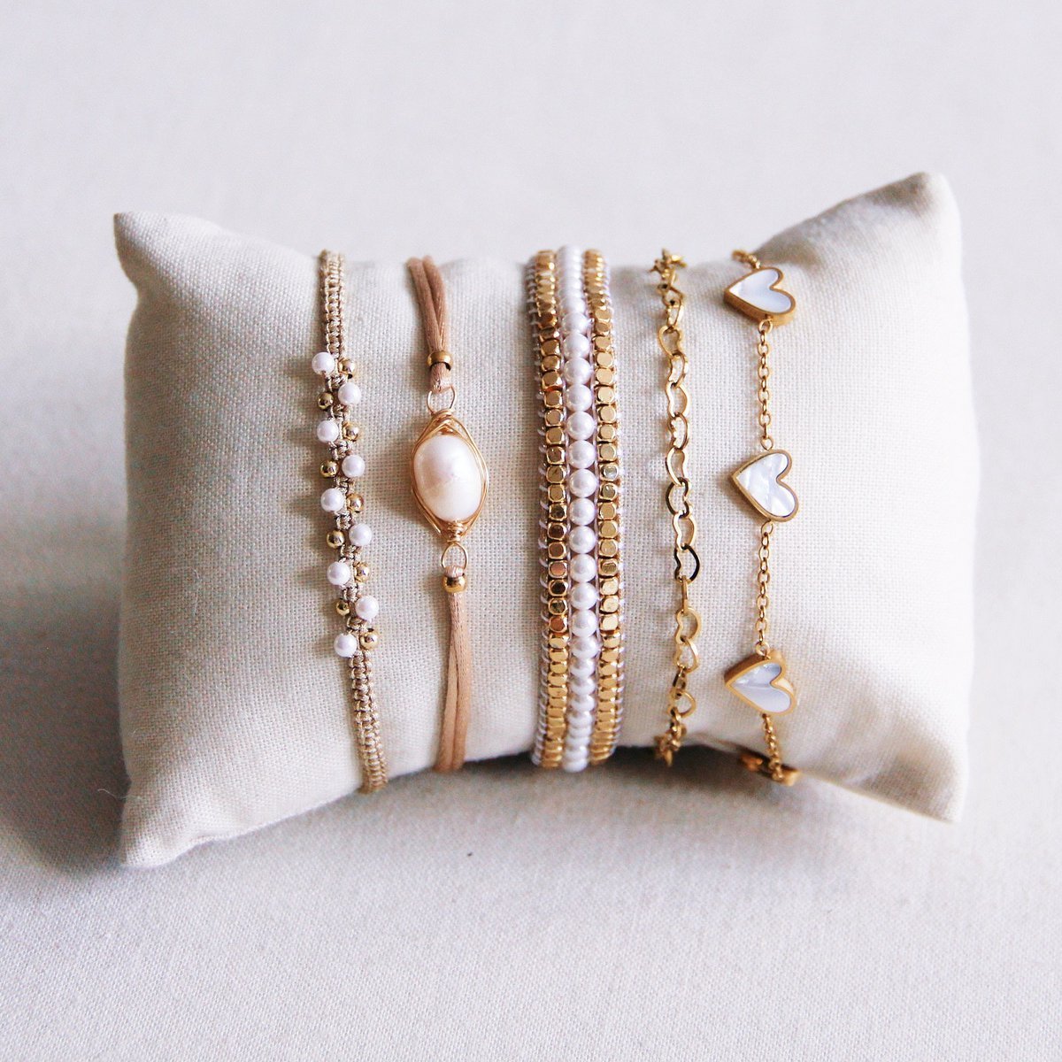 Fijne ball chain armband met sierlijke muntjes en parels