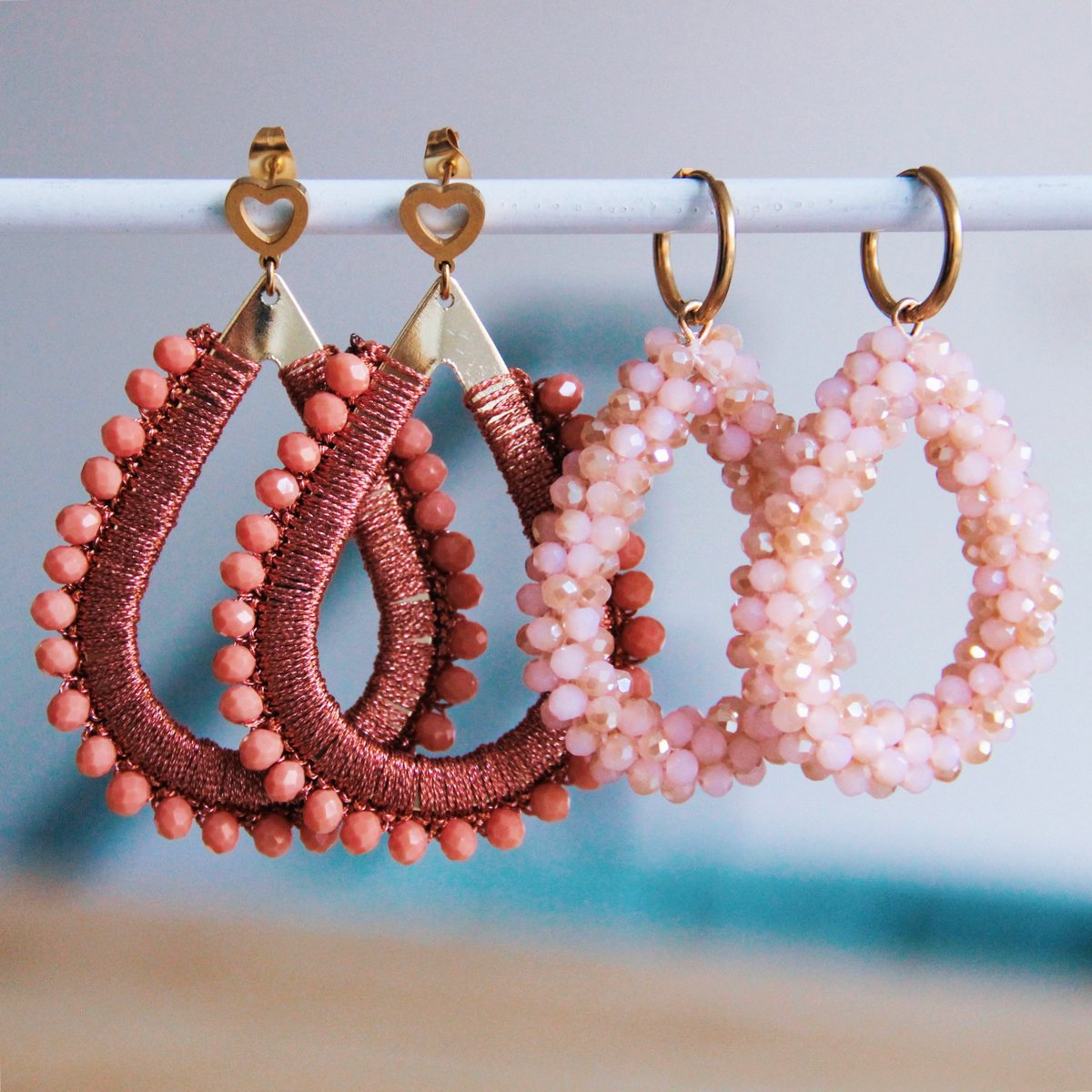 Rvs oorbel  - peach pink/goud