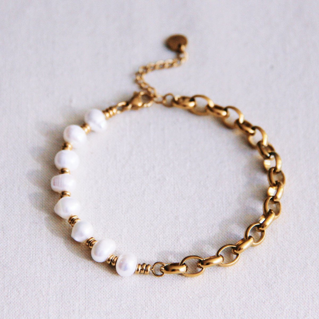 Grove schakelarmband met parels