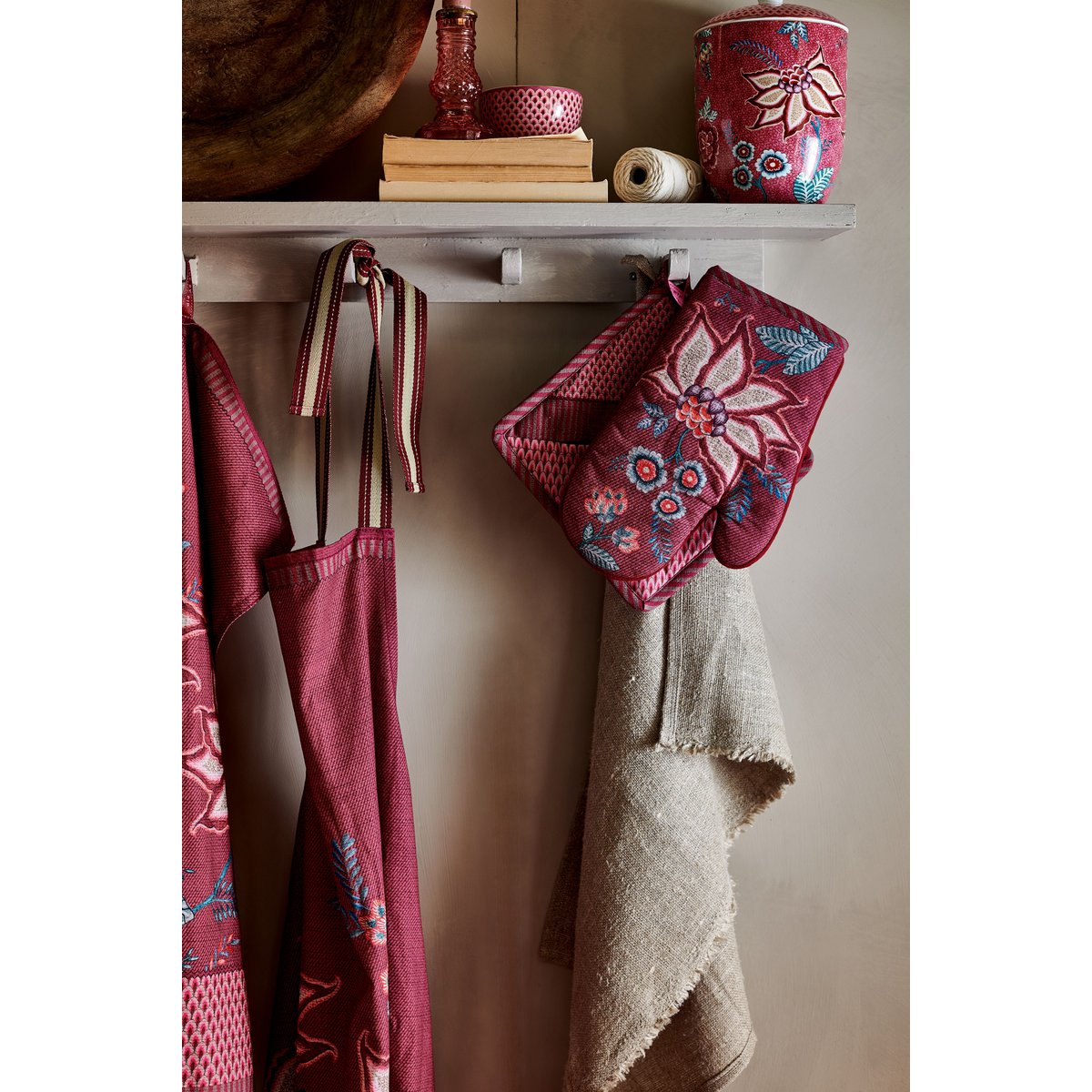 Kookschort Apron Flower Festival Dark Pink 85x88cm